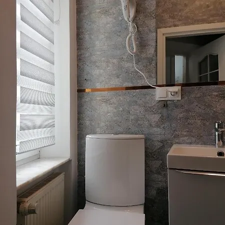 Tulip - Jednoosobowy Nr 2 Ze Wspolna Lazienka I Kuchnia Apartment *