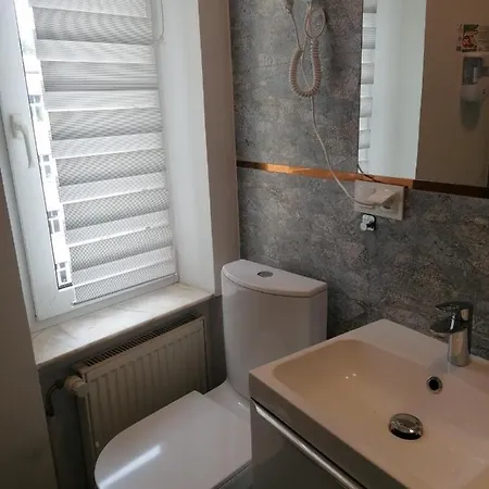 Tulip - Jednoosobowy Nr 2 Ze Wspolna Lazienka I Kuchnia * Estetino