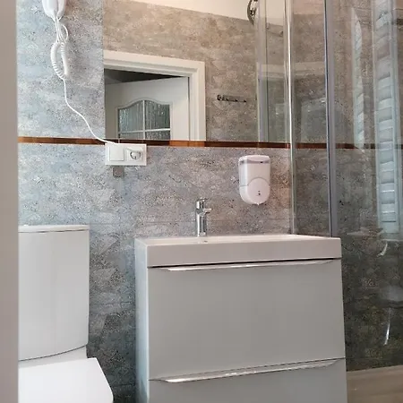 Apartamento Tulip - Jednoosobowy Nr 2 Ze Wspolna Lazienka I Kuchnia