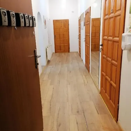 Apartamento Tulip - Jednoosobowy Nr 2 Ze Wspolna Lazienka I Kuchnia Estetino