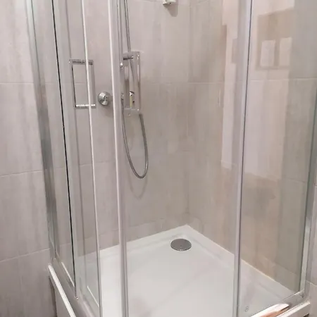 Tulip - Jednoosobowy Nr 2 Ze Wspolna Lazienka I Kuchnia *